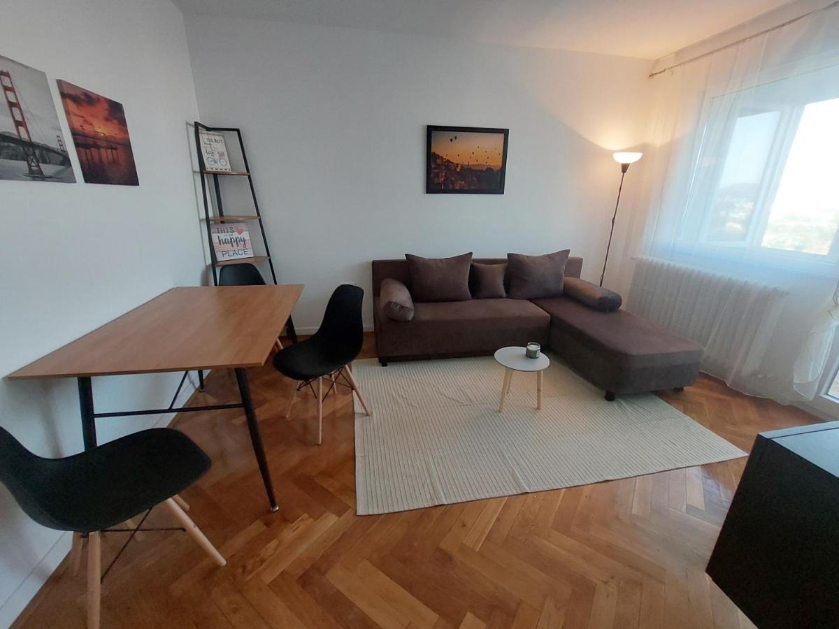 Eli'S Apartments -Ultracentral Near Palas Яссы Экстерьер фото