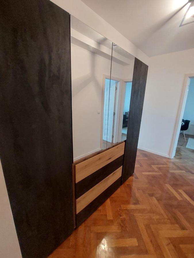 Eli'S Apartments -Ultracentral Near Palas Яссы Экстерьер фото